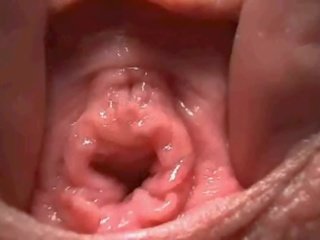 Cam babeh plays with her pink pussyhole close up 17 mins