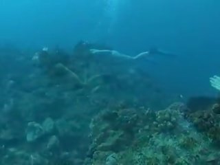 Underwater dirty clip