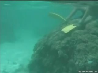 Prowokacyjny para pieprzenie podwodne w to lepszy seks wideo scena !