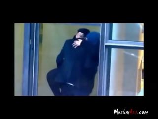 Hijab mësues i kapuri caressing nga spycam