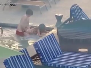Sexo na piscina
