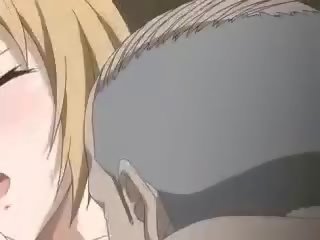 Gros seins l'anime blond obtient son minou gangbanged