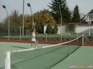 En la tenis corte