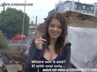 Čekiškas koledžas jaunas moteris lauke xxx klipas už grynieji