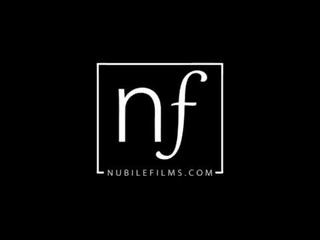 Nubilefilms - 緊 的陰戶 性交 和 填充 同 附帶