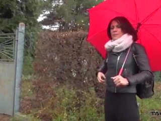 Pioggia aiuto convincere innocente francese sexbomb venire a furgone e cazzo