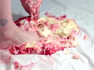 Strawberry kake crush