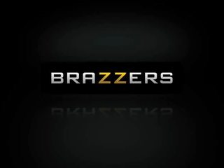 Brazzers - estrelas porno como ele grande - nikki benz keiran sotavento - benz mafia