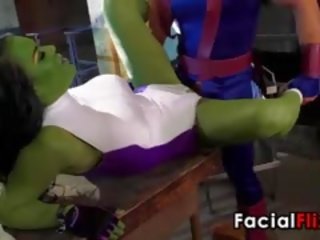 Green superhero מקבל מזוין קשה