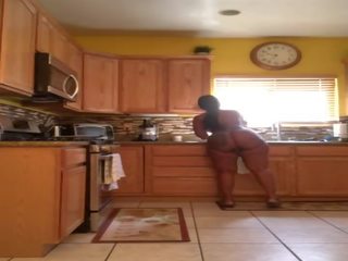 Solo Cherokee big booty cleaning kitchen naked