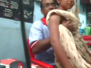 Индийски деси lassie прецака от съсед чичо вътре магазин