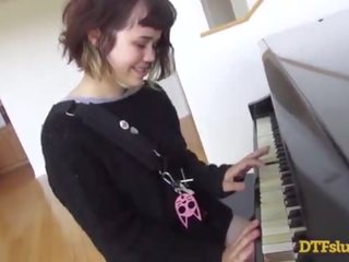Yhivi video's af piano vaardigheden followed door ruw x nominale video- en sperma over- haar gezicht! - featuring: yhivi / james deen