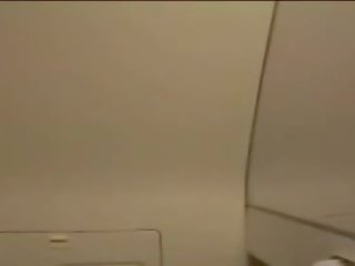 Japán drágám maszturbál -ban airplane fürdőszoba